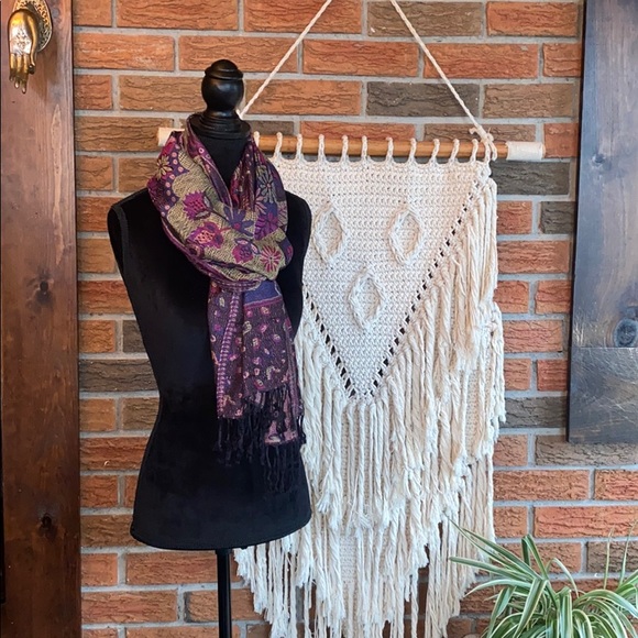 Beautiful Scarf - Picture 1 of 3